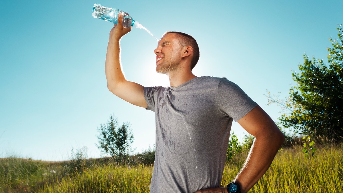 man verfrist zich nadat hij in de zon heeft gesport